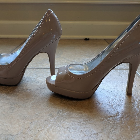 Candies Neutral Platform Heels - Picture 4 of 5